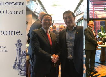 GLOBAL BOOK MEETING WITH LEADERS OF VIETJETAIR AND TP BANK